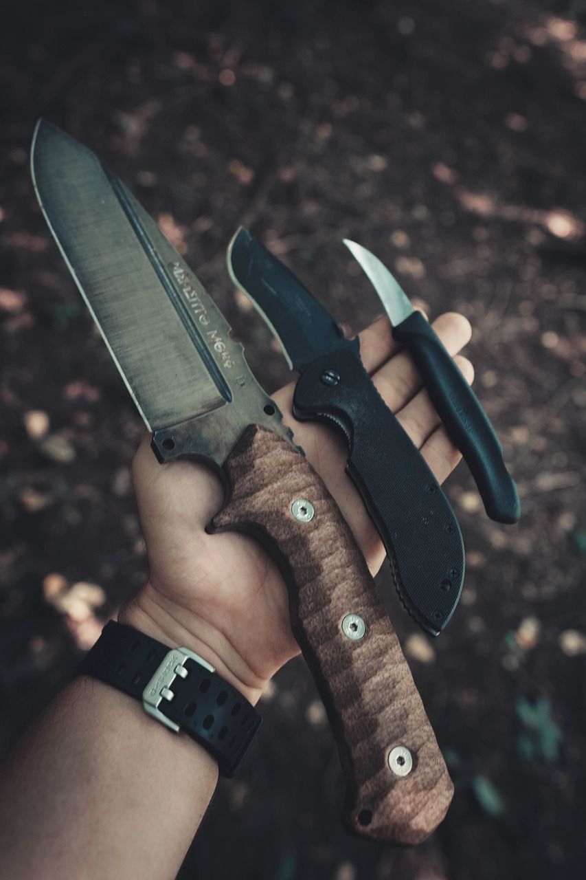 entdecken sie hochwertige messer für küche, outdoor und hobby. unsere auswahl bietet langlebige und scharfe klingen für jeden bedarf. jetzt das perfekte messer finden!